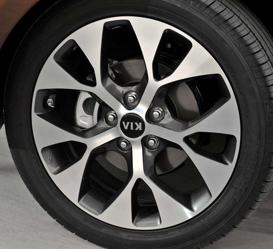  Kia Soul 2012 года  (фото 13 из 73)